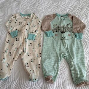 Carter’s Two Boy’s Mint and Cream One Piece Set 0-3 Months Footies.